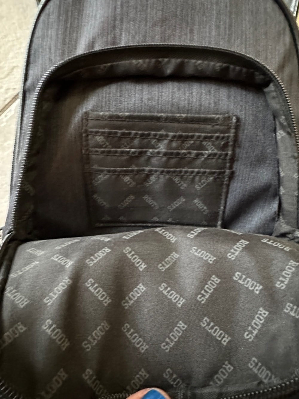 ROOTS Y2K Minimalist Black Compact Canvas Backpack - Picture 6 of 12